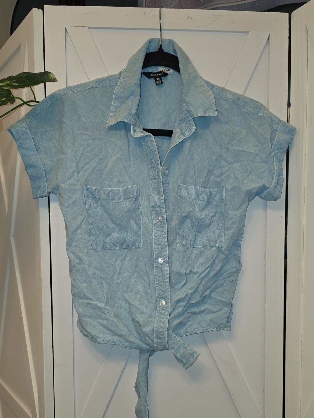 New Light Chambray Denim Tie-Front Short Sleeve Button-Down Shirt
